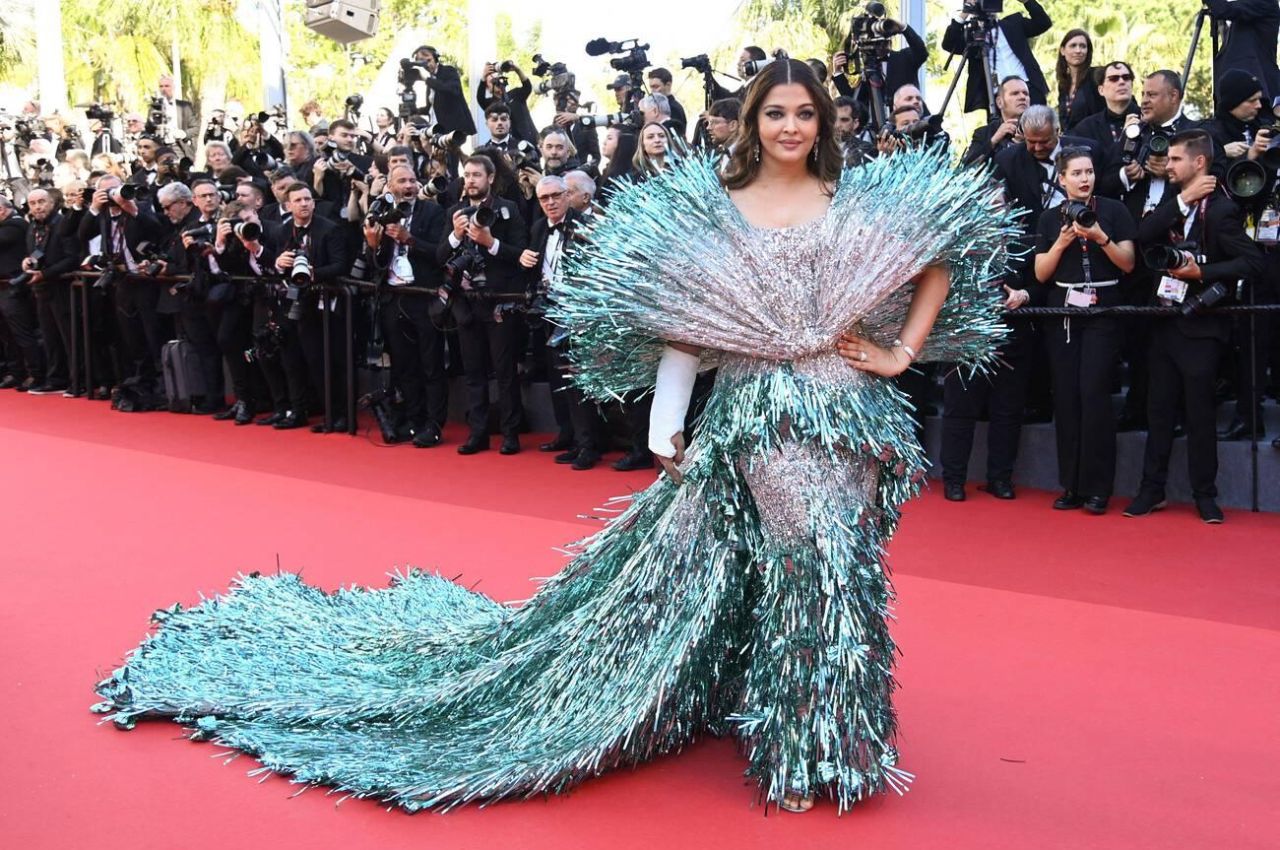 AISHWARYA RAI AT KINDS OF KINDNESS PREMIERE 2024 CANNES FILM FESTIVAL04